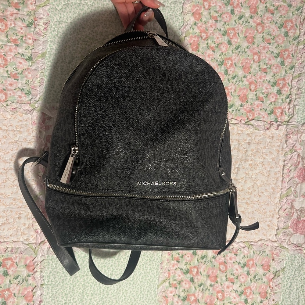 Michael Kors Signature Rhea Zip Medium Backpack